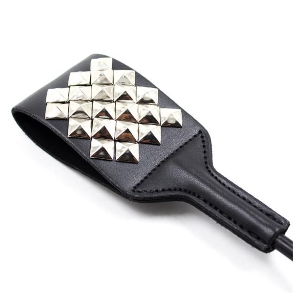 Fusta Cuadrada con Tachuelas Plateadas 53 cm